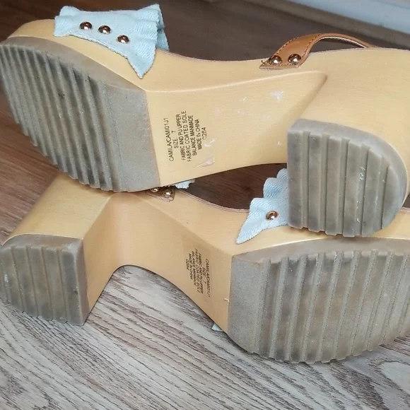 Madden Girl Camila Eyelet Ankle Strap Wooden Block Heel Platform Sandals - Picture 8 of 11